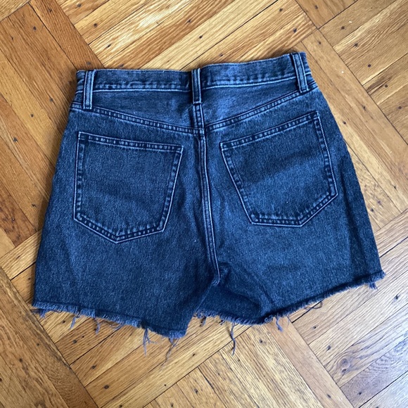 Abercrombie & Fitch high rise black short size 26/2 - Picture 2 of 4